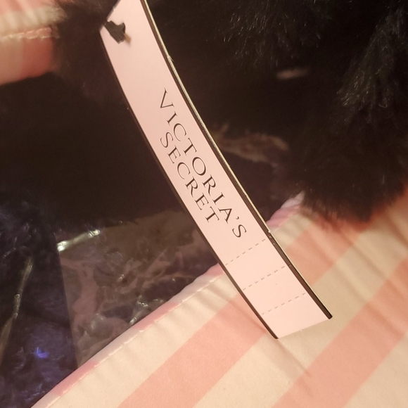 Victoria Secret Slippers New with drawstring bag - Picture 5 of 6